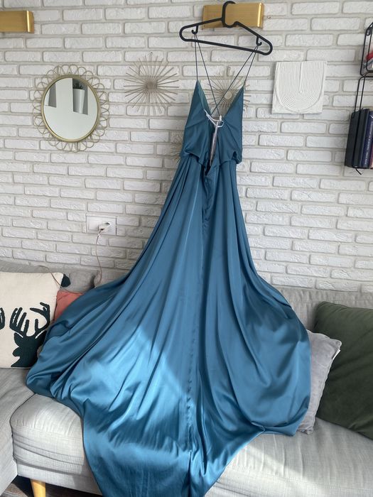 Абитуриентска/ Официална Рокля Unique 38