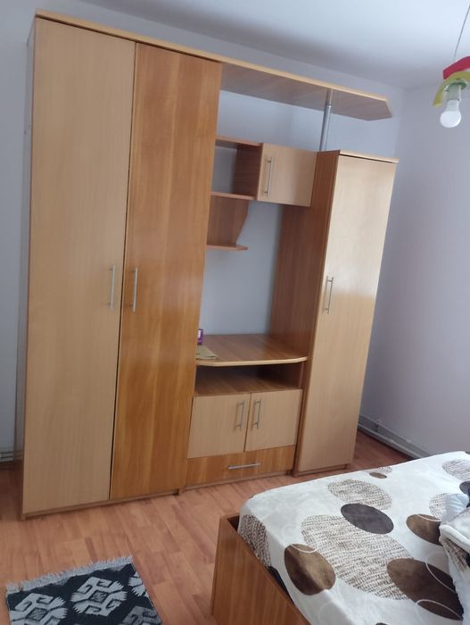 Închiriez apartament 2 camere decomandat