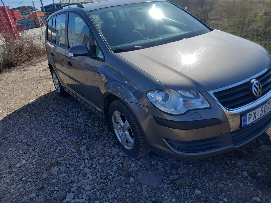 Volkswagen Touran  1.9 tdi (7 locuri )