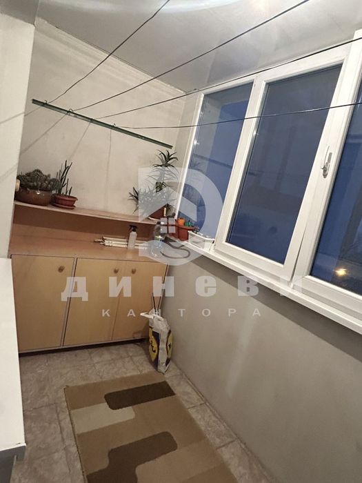 Тристаен апартамент в Железник - Център