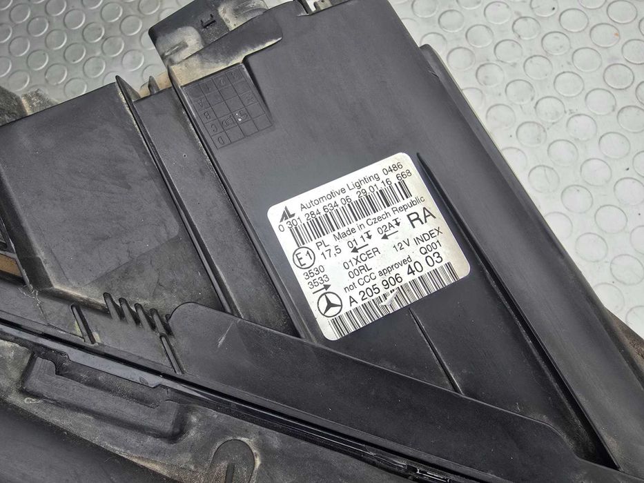 Десен фар за Mercedes C - Class W205