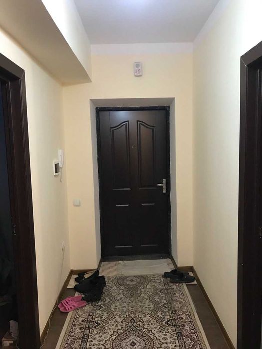 Жиззах шахри Зилол махалласида 3 хонанали дом срочно ижарага берилади.