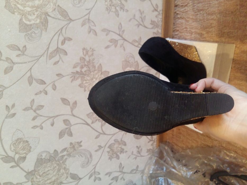 СРОЧНО! Продам туфли 36-37 размер