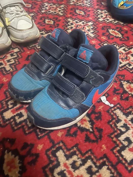 Продам детскую обувь