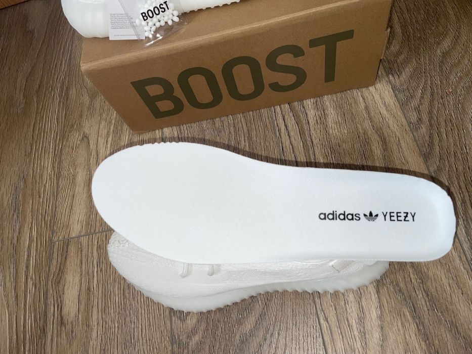adidas Yeezy Boost 350 v2