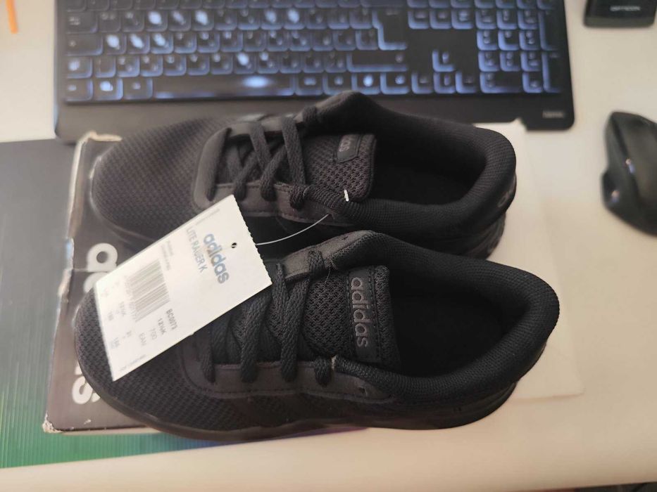 Дамски маратонки  ADIDAS LITE RACER  Оригинални  EU31 ( детски )