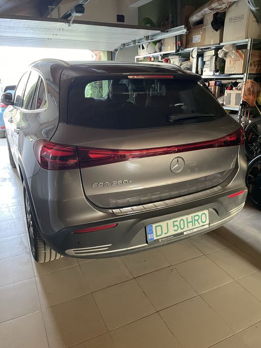 Mercedes EQA 250+