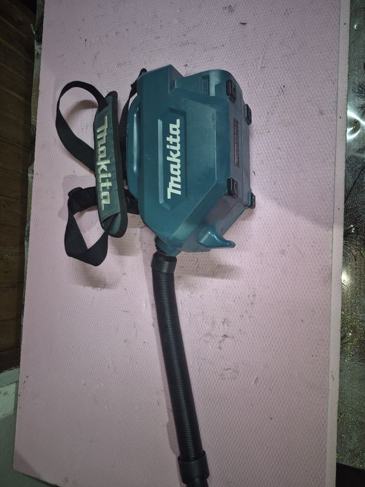 Aspirator Makita DCL 18V