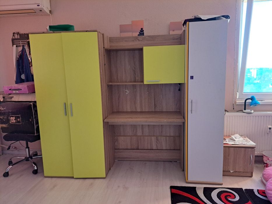 Гардероб с бюро и нощно шкафче