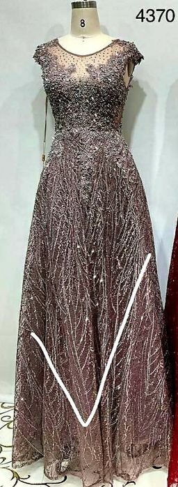 Vecherni kuylaklar 15 ta. Holatlari yaxshi