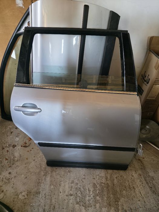 Vand usa fata, usa spate dreapta VW Passat