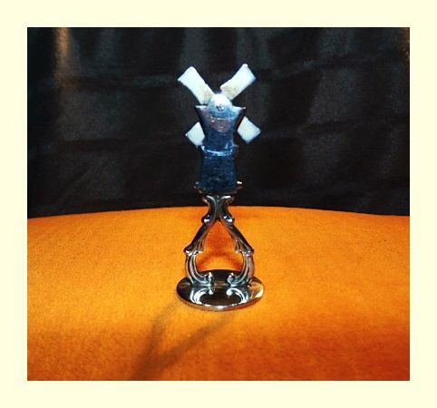 метална мини вятърна мелничка