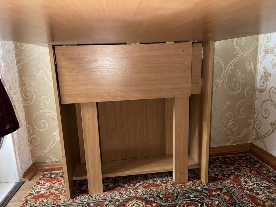 Продам стол книжка