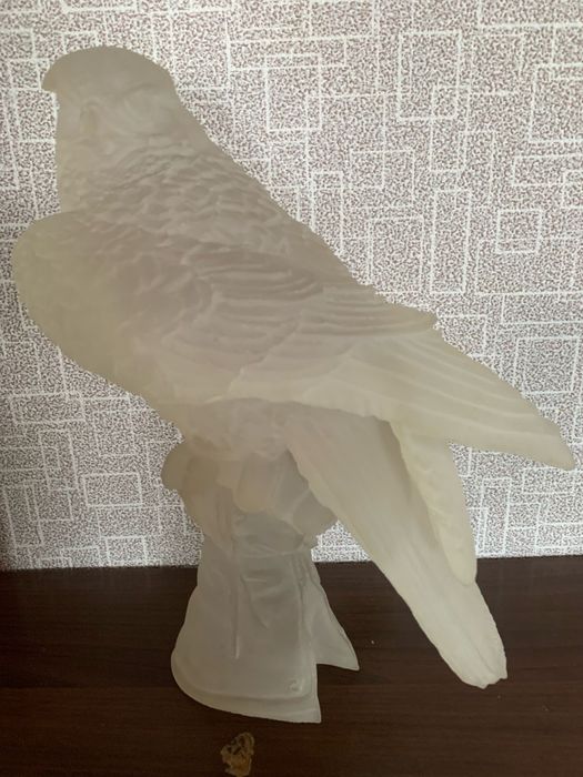 Продам статуэтку орла