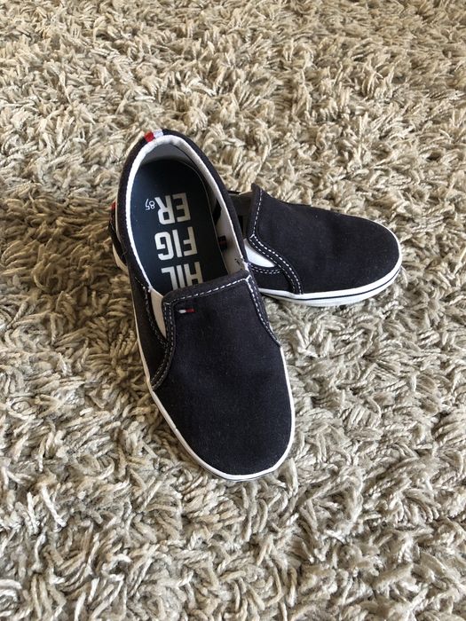 Tenesi /mocasini/ pantofi/Tommy Hilfinger/baietei