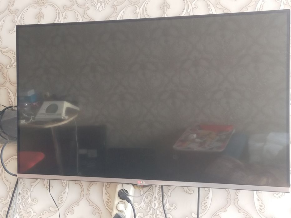 Продам lg smart tv.