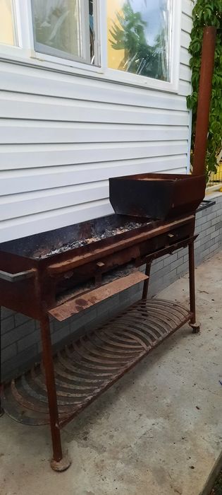 Продам мангал металлический.