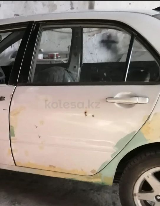 Дверь и телевизор от митсубиси