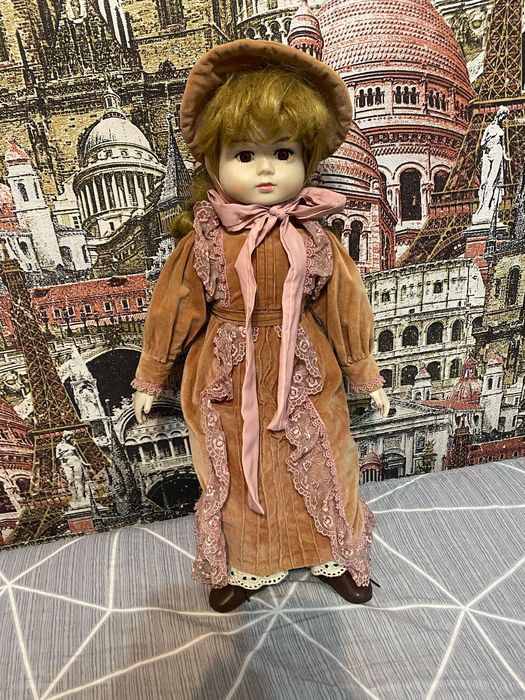 Кукла антикварная