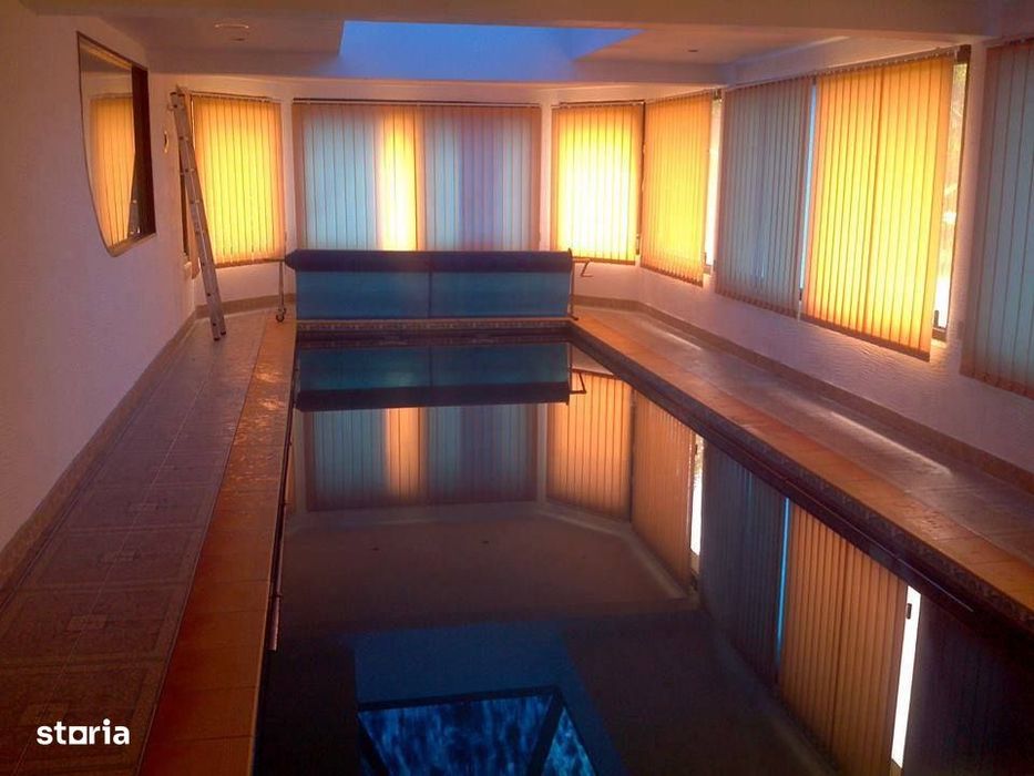 "Casă cu piscină de vânzare" URGENT