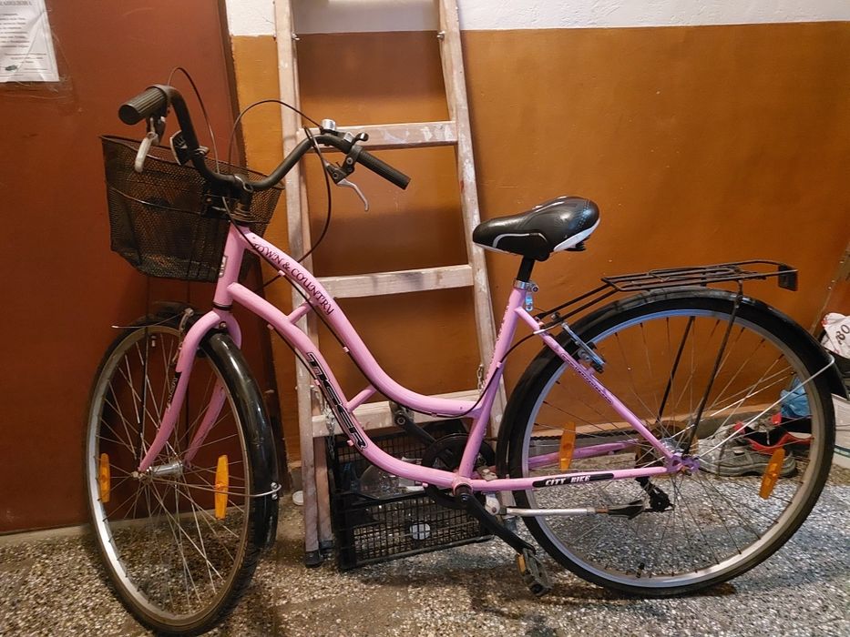 Продавам дамско колело.Използвано е.Само лично предаване. За Варна