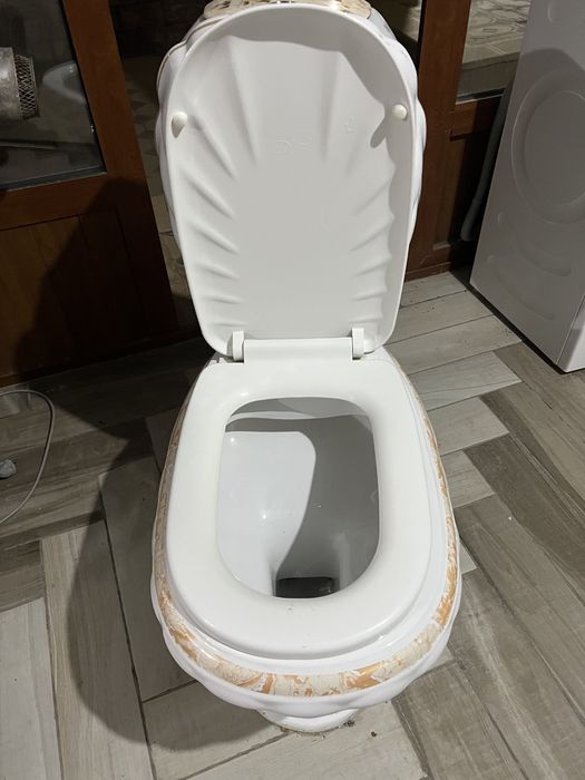 Унитаз сатамын, продаю унитаз