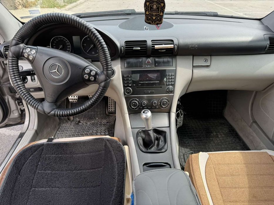 Продавам Mercedes C220 FACELIFT
