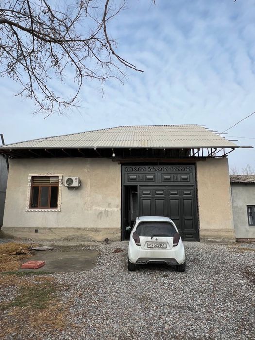 Hovli sotiladi srochno