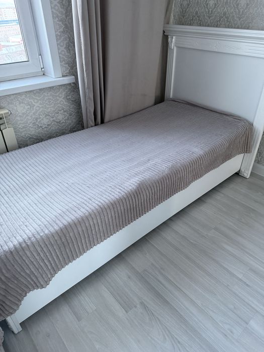 Продаю белый кровати. Односпалки.