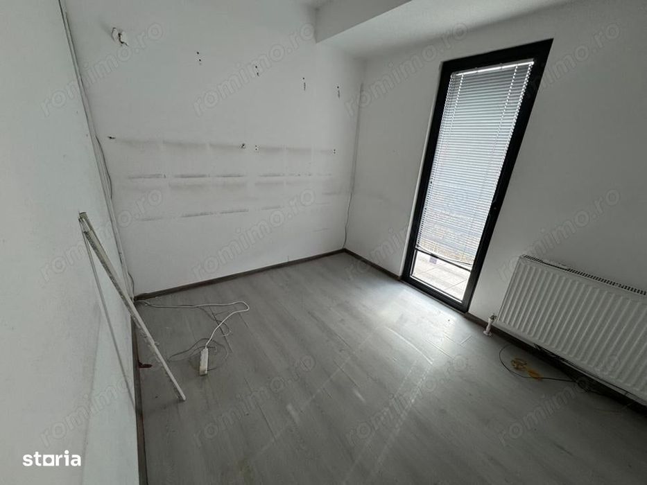 SAD cu o suprafata generoasa  pretabil clinica si nu numai