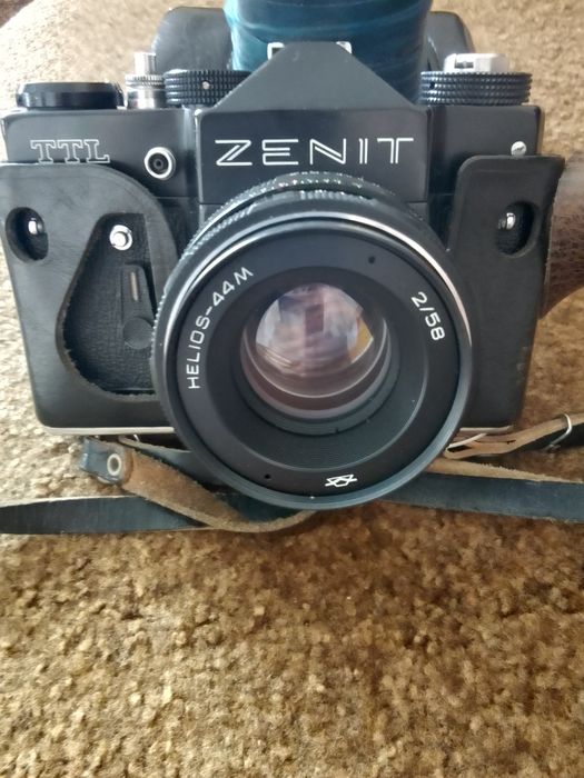 Продам б/у фотоаппарат ZENIT