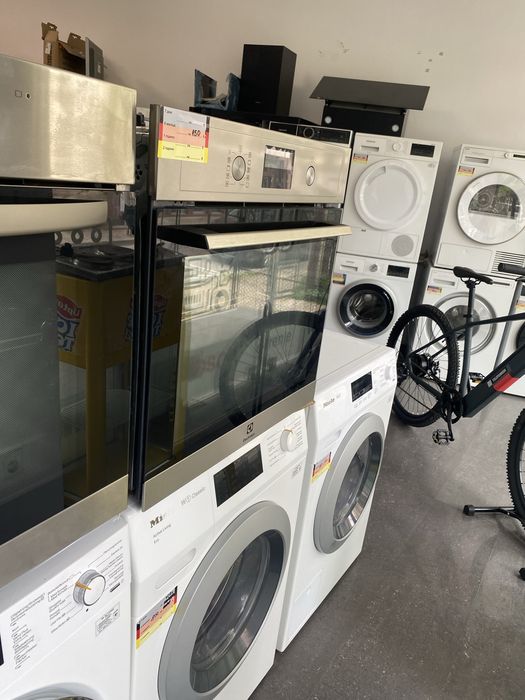 Фурна за вграждане Electrolux 65 l