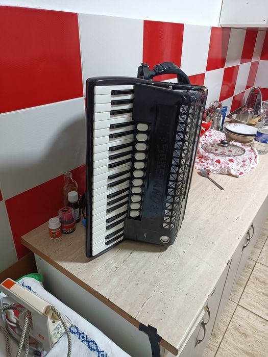Acordion de vanzare
