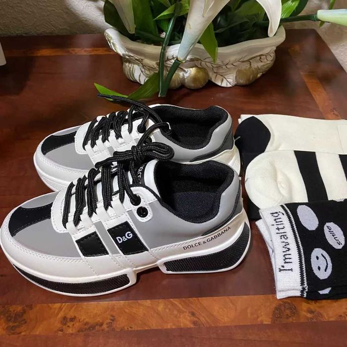 Продам обувь кроссы весна