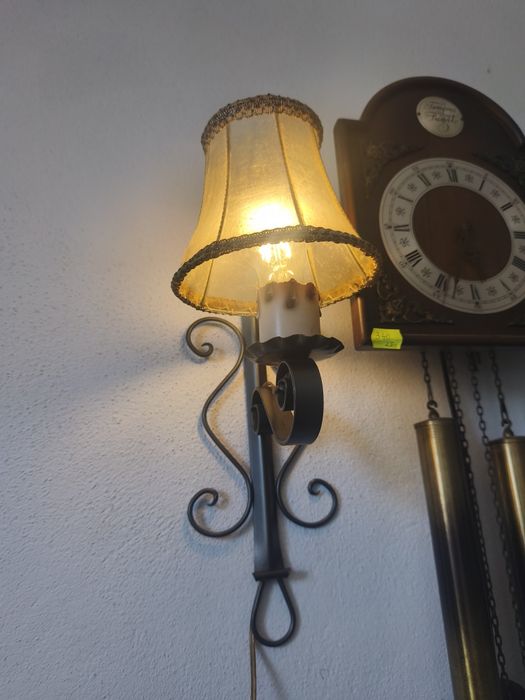 Lampă de perete din fier forjat