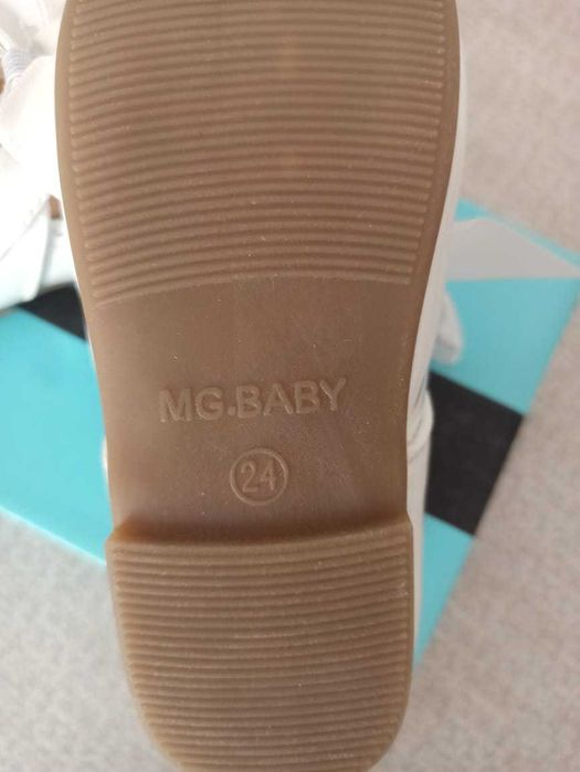 Туфли кожаные белые. 24 размер