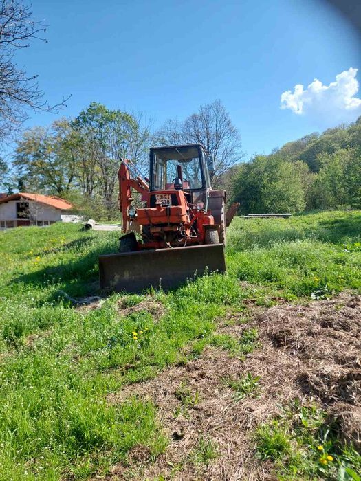 ЮМЗ 6л трактор (багер)