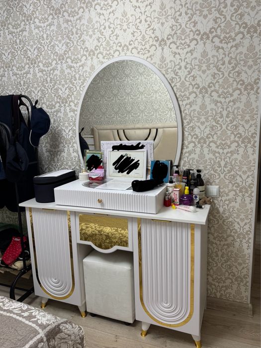 Срочно продается Спальный гарнитур