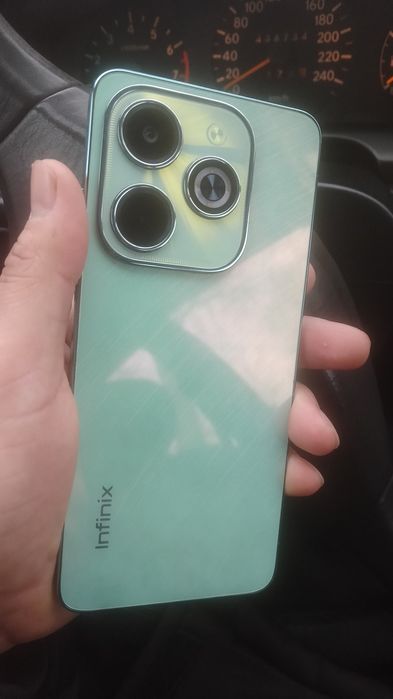 Продам инфиникс i40