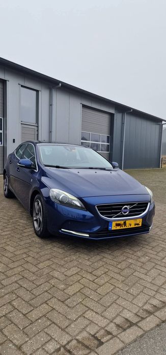 Vând Volvo V40 2.0 Diesel 190 Cai Euro 5 Piele Xenon Panoramic Harman Kardon Olanda Km Reali Schimb