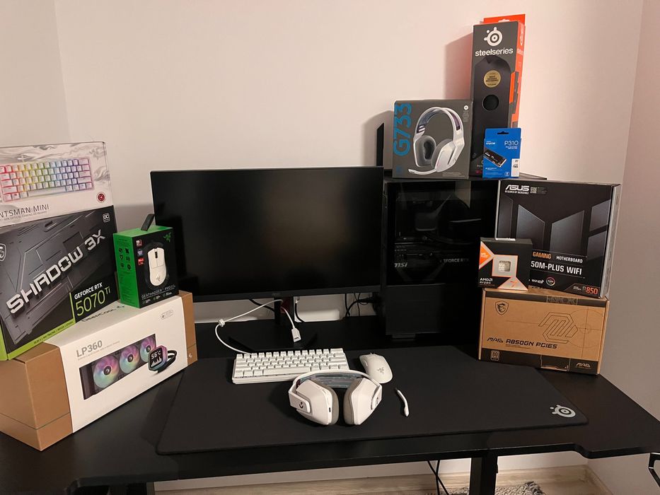 Продавам цялостен High-End 4K Setup (Ryzen 7 9800X3D / RTX 5070 Ti) + 4K Монитор, Logitech слушалки и Razer периферия – Като нови!