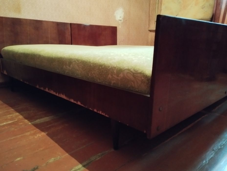 Кровати полуторки