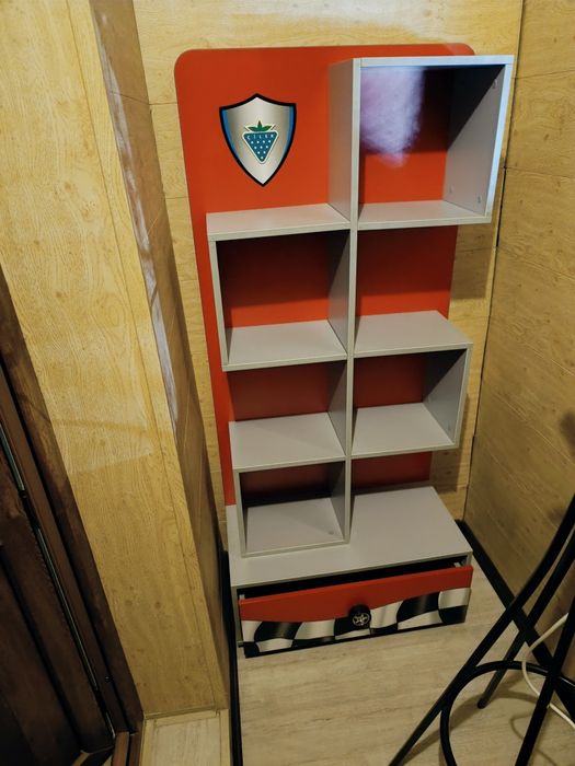 Продам книжные полки