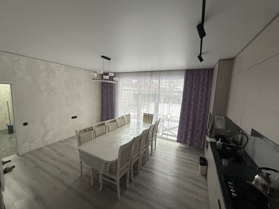 Продам 2 дома на одной теретории.