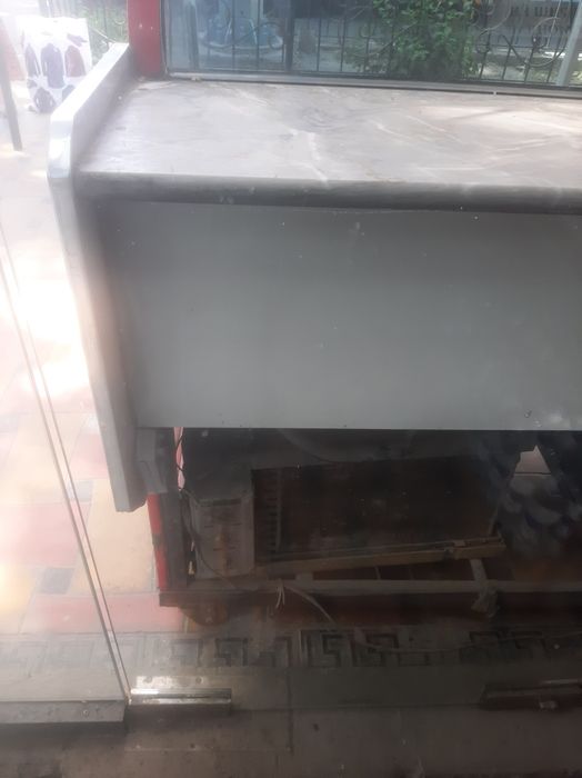 Холодильник витрина