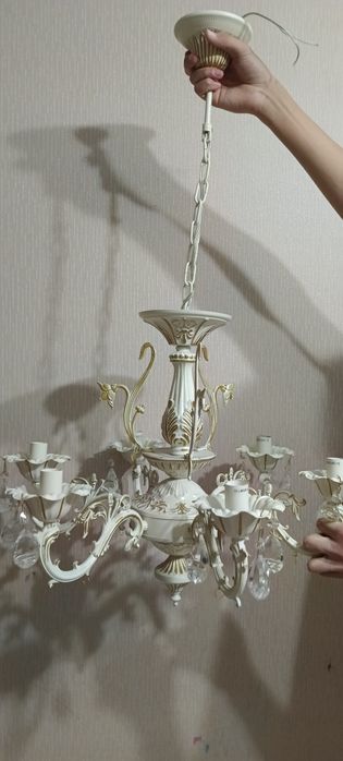 Люстра в идеальном состоянии