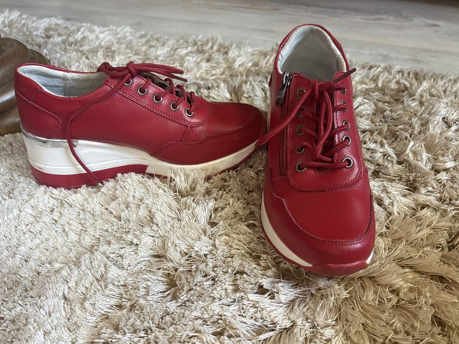 Adidași cu șiret din piele naturală