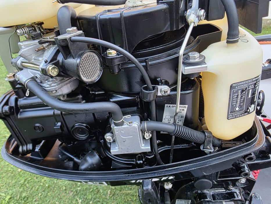 Barca gonflabila kolibri cu motor mercury 4 CP