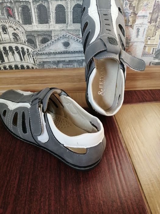 Продам сандали. Детские. Новые.