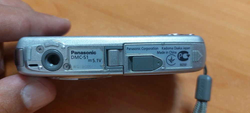 Продам фотоаппарат LUMIX